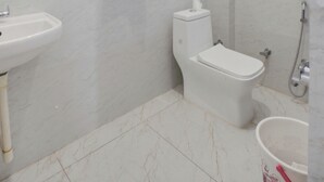 Ảnh chưa phân loại, 2 trong số 31 ảnh, nút