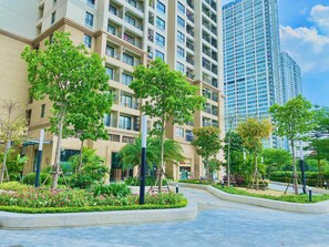 Exterior - Royalites Vinhomes DCapitale Hanoi (Cau Giay)