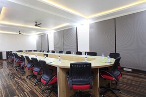 Meeting facility - Shyamala Solace By shrpl (Kandaghat)