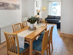Dining - 3 bedroom accommodation in Redruth (Redruth)