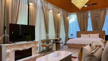 Luxury Room | Minibar, desk, free WiFi, bed sheets
