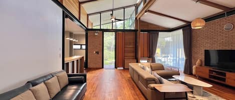 Hide Away Villa | Living area