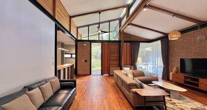 La Wong Creek at Pang Hi