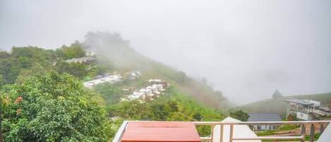 Standard Double Room | Outdoor dining