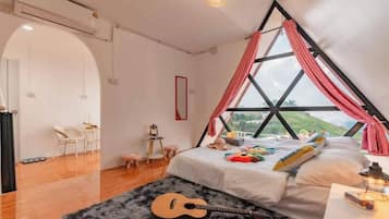 Minibar, camas plegables/adicionales y ropa de cama