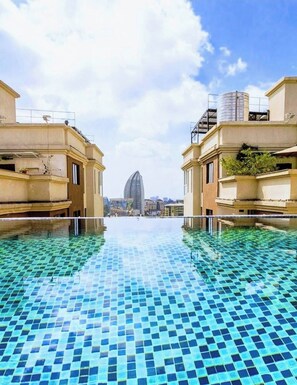 Pool - Three bedroom duplex kilimani (Nairobi)