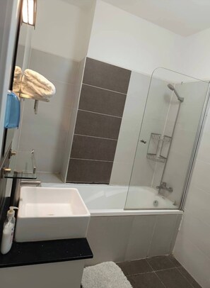 Bathroom - Three bedroom duplex kilimani (Nairobi)