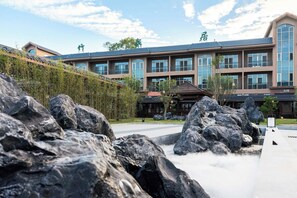 Courtyard - ZSZ Hot Spring Resort (Huizhou)