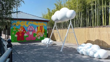 Children’s play area – outdoor