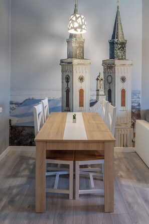 Appartement, vue ville | Restauration