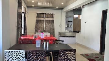 Double Room | Dining