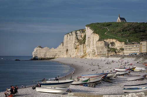 Blick auf Etretat, Strandklippen, Golf