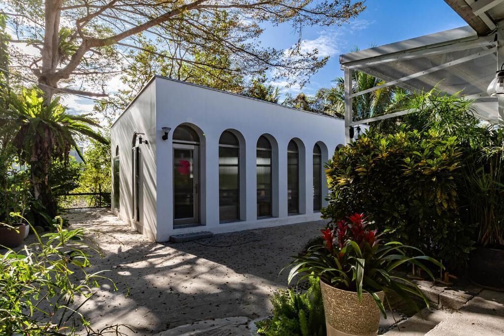 Comfort Cabin, Balcony, Courtyard View | Exterior