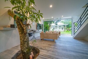Classic House, Balcony, Courtyard View | Interior