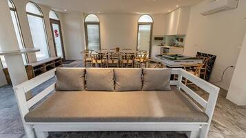 Comfort Cabin, Balcony, Courtyard View | Interior