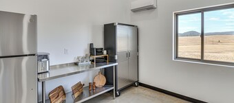 Gateway to the Black Hills! Modern Countryside Apt