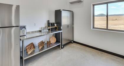 Gateway to the Black Hills! Modern Countryside Apt