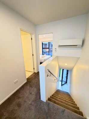 Interior - Spacious 2BR Townhouse with Yard Wilmer Street (Christchurch)