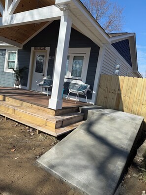 Terrace/patio - Indy Michigan rd house in northwest of Indianapolis near 465 north, 4brds 3 bath (Indianapolis)