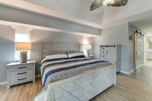 Internet, bed sheets - Island Vibes! Canal-Front Home in Port Charlotte (Port Charlotte)