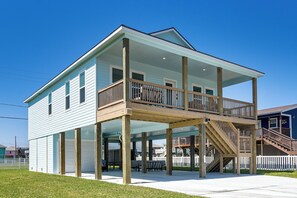 Exterior - West End Galveston Beach House: Pool & Pier Access (Galveston)