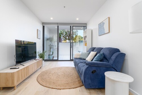 Griffith Apartment | Prime Location+Courtyard+Gym