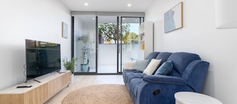 Griffith Apartment | Prime Location+Courtyard+Gym