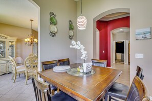 Dining - Extended Stay in Tampa Area! Spacious Home w/ Yard (Riverview)