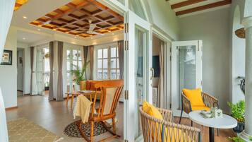 Vila luxo, sacada, vista para a cidade | Parte interna