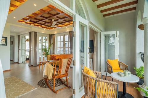 Deluxe Villa, Balcony, City View | Interior