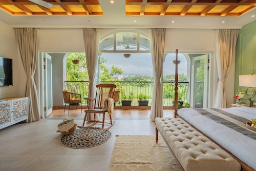 ELIVAAS Vacasa 5BHK PetFriendly & Pool