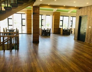 Dining - The Loyal Residency  (Awoora)