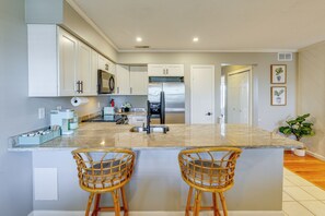 Fridge, microwave, stovetop, dishwasher - Bright & Airy Condo: Walk to Beach/Boardwalk! (Ocean City)