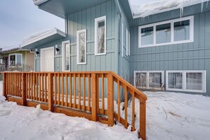 Exterior detail - 3 Mi to Dtwn: Group Retreat in Anchorage! (Anchorage)