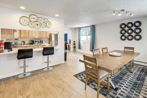 Dining - 3 Mi to Dtwn: Group Retreat in Anchorage! (Anchorage)