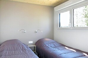 Room - 6 guest Cottage with Pool & Terrace (Malansac)