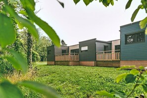 Exterior - 2-Bedroom Family Cottage in Malansac (Malansac)