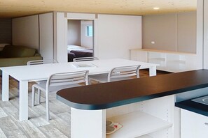 Dining - 2-Bedroom Family Cottage in Malansac (Malansac)