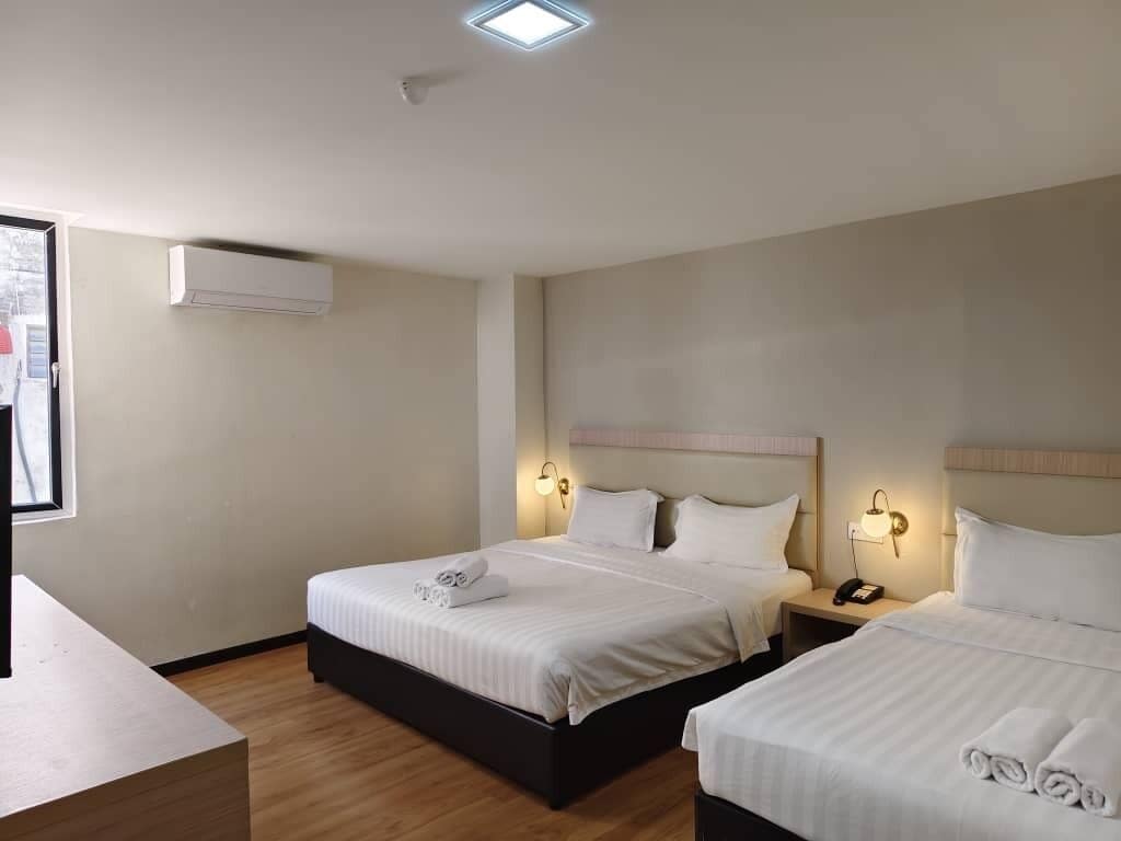 Superior Quadruple Room, 2 Queen Beds