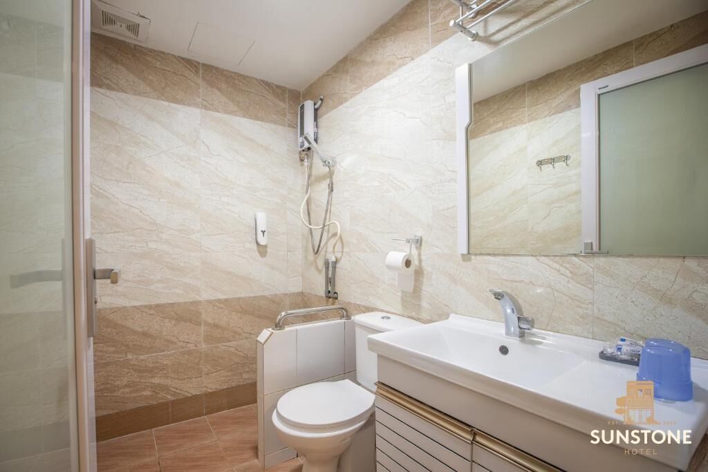 Family Triple Room, City View | Bilik Mandi