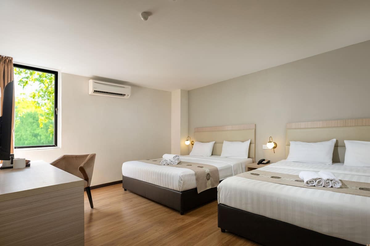Deluxe Quadruple Room
