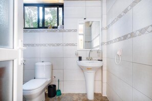 Quarto casal luxo, sacada, vista para a piscina | Banheiro