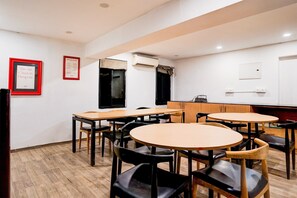 Dining - Townhouse Station formerly Orient Avenue (Bajaria, Nagpur)