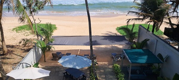 Bãi biển riêng, lều miễn phí, ghế dài tắm nắng, khăn tắm biển