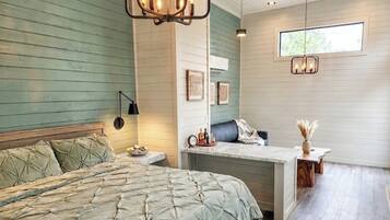 1 bedroom, iron/ironing board, internet, bed sheets