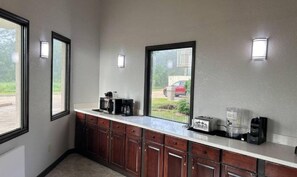 Interior - 1 Queen Bed | Non-Smoking, Kitchen, Sofa-Bed (Little Rock AR)