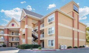 Exterior - 2 Full Beds | Non-Smoking, Kitchen (Fresno CA)