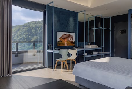 Superior Double Room | In-room safe, blackout curtains, soundproofing, free WiFi. OA Hotel