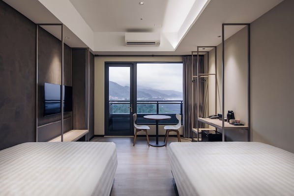 Twin Room | In-room safe, blackout drapes, soundproofing, free WiFi