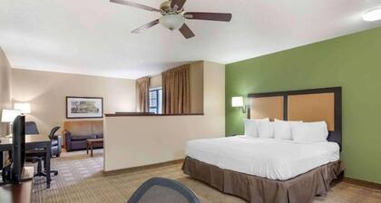 1 Queen Bed | ADA/RI Shower/Smoking/Kitchen